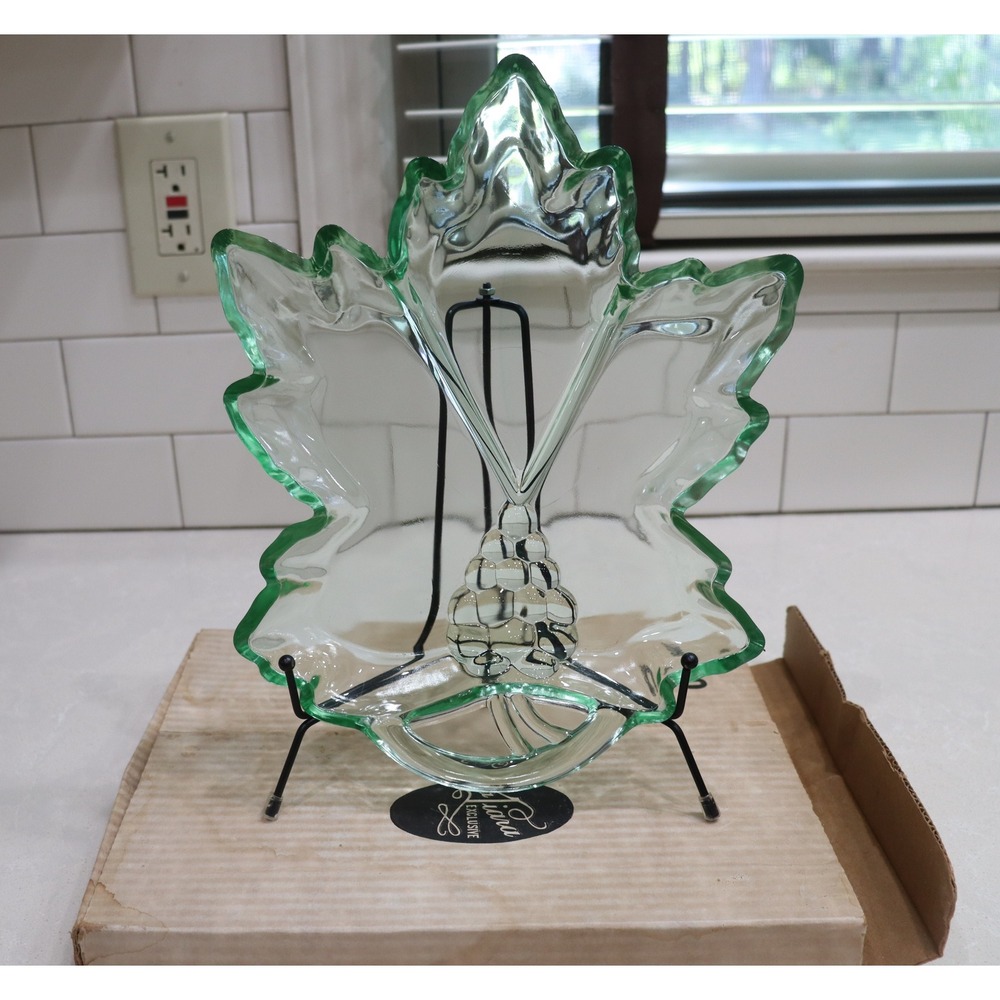 Tiara Exclusive Chantilly Green Glass Grape Motif Vintage Serving Tray